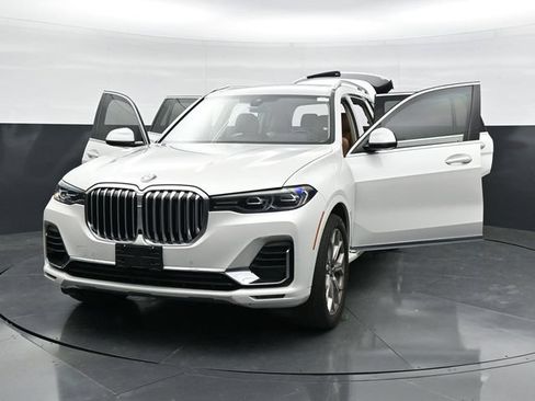 Used 2020 BMW X7 xDrive40i w/ Luxury Seating Package AWD/4WD image 49