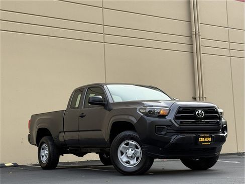 Used 2017 Toyota Tacoma 2WD Access Cab image 28