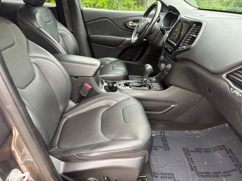Used 2019 Jeep Cherokee Limited AWD/4WD image 29