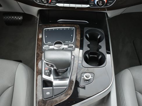 Used 2018 Audi Q7 3.0T Prestige w/ Prestige Package image 23