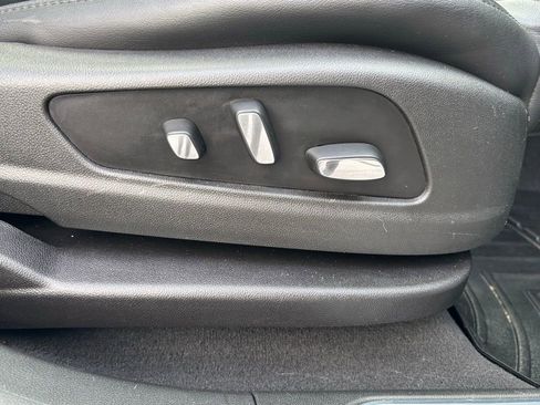 Used 2017 Cadillac XT5 Luxury w/ Driver Awareness Package image 24