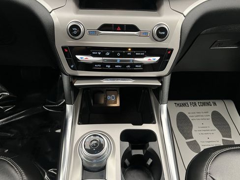 Used 2024 Ford Explorer XLT w/ Equipment Group 202A image 41