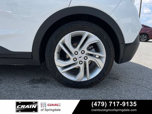 Used 2023 Chevrolet Bolt LT FWD image 32