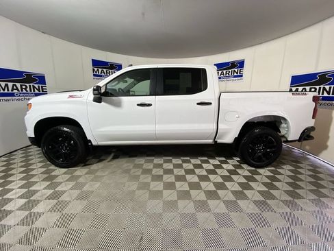 Used 2025 Chevrolet Silverado 1500 LT Trail Boss w/ Convenience Package II AWD/4WD image 10