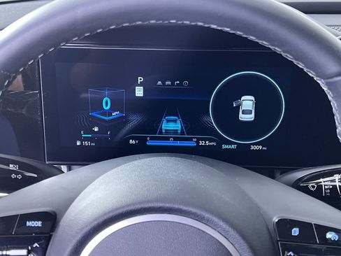 Used 2025 Hyundai Elantra SEL image 16