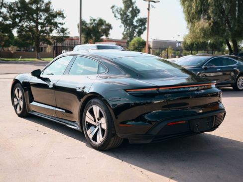 Used 2023 Porsche Taycan image 5