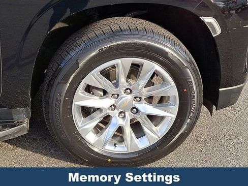 Used 2024 Chevrolet Suburban Premier image 10