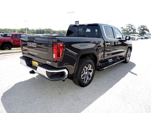 Certified 2023 GMC Sierra 1500 SLT RWD image 5
