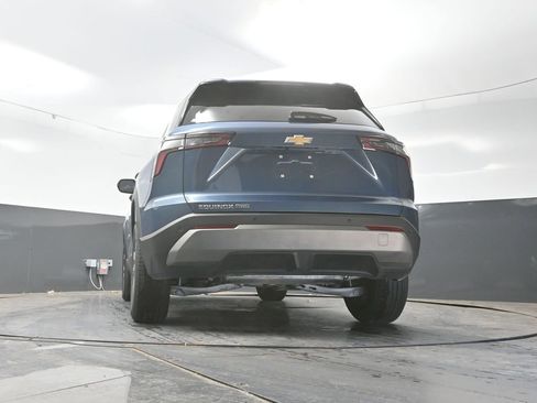 Used 2025 Chevrolet Equinox LT image 32
