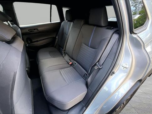Used 2024 Toyota Corolla Cross AWD Hybrid w/ Moonroof Package image 21