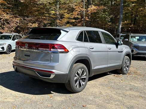 New 2026 Volkswagen Atlas Cross Sport SE image 2
