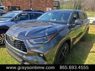 Used 2022 Toyota Highlander LE video 1