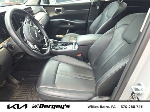 Certified 2023 Kia Sorento S w/ Panoramic Sunroof Package AWD/4WD image 8