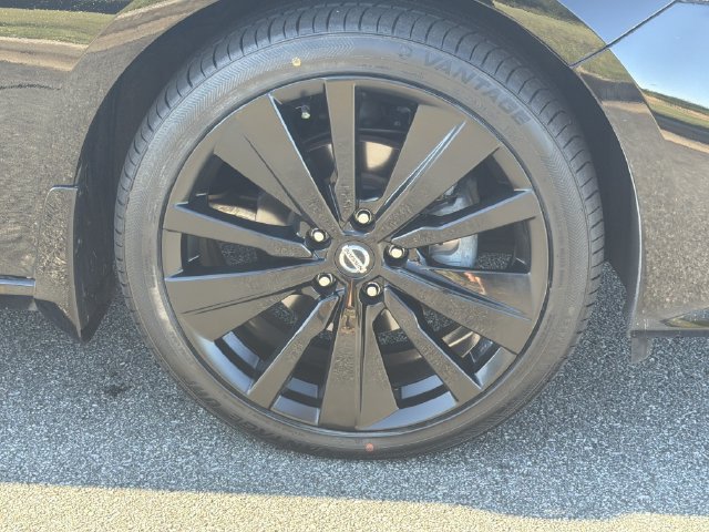 Certified 2022 Nissan Altima 2.5 SR w/ Midnight Edition Package AWD/4WD image 14