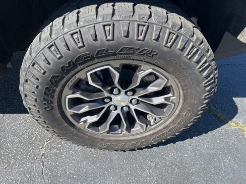 Used 2022 Chevrolet Colorado ZR2 image 16