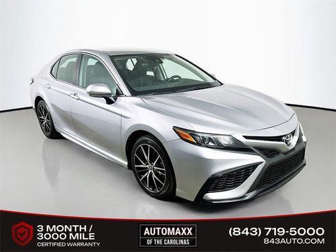Used 2022 Toyota Camry SE image 1
