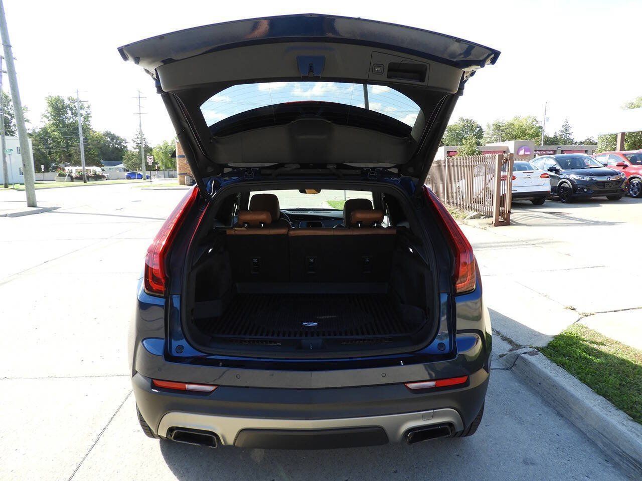 Used 2019 Cadillac XT4 Premium Luxury AWD/4WD image 28