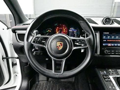 Certified 2018 Porsche Macan GTS AWD/4WD image 8