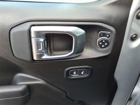 Used 2024 Jeep Gladiator Sport image 15