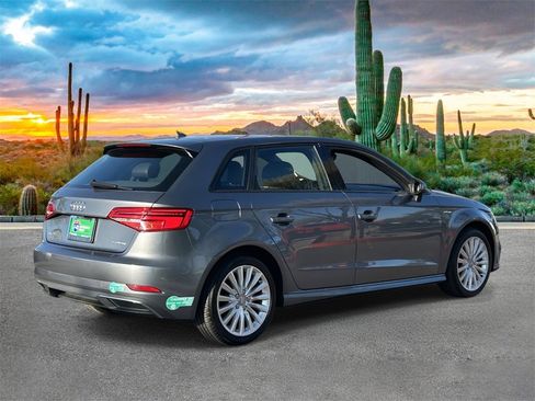 Used 2017 Audi A3 e-tron Premium image 3