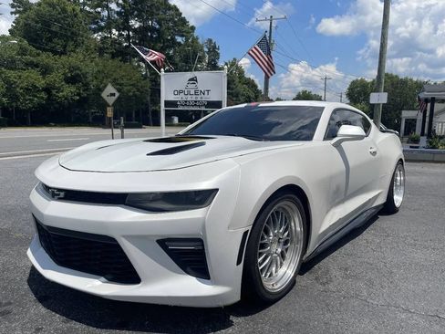 Used 2017 Chevrolet Camaro SS RWD image 5