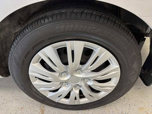 Used 2016 Nissan Versa S Plus FWD image 23
