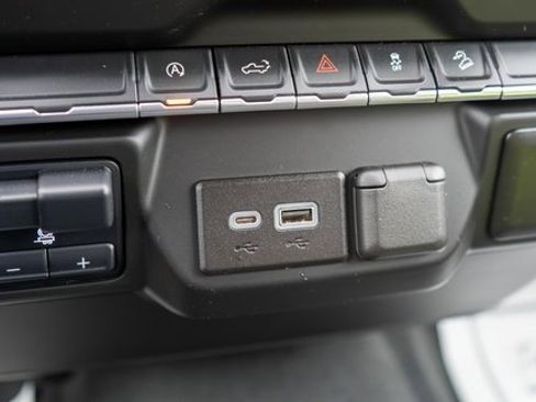 Used 2022 Chevrolet Silverado 1500 Custom Trail Boss image 24