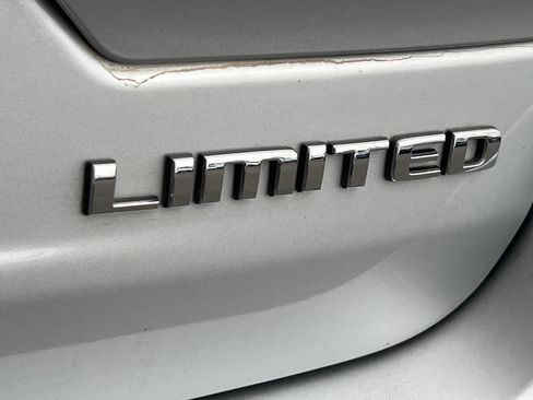 Used 2024 Jeep Grand Cherokee Limited image 34