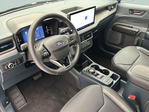 Used 2025 Ford Maverick Lobo AWD/4WD image 17