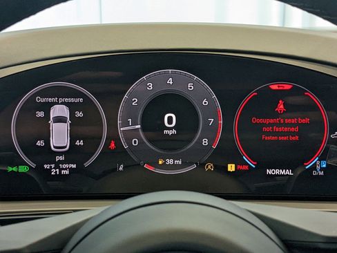 Certified 2025 Porsche Cayenne image 12