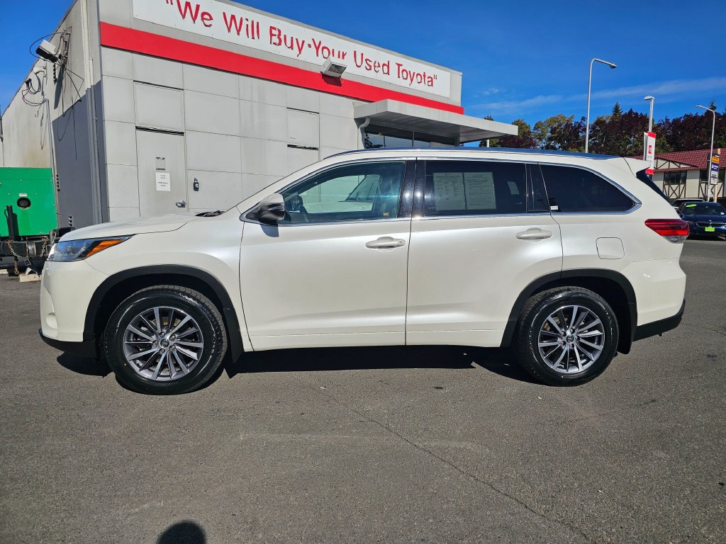 Used 2018 Toyota Highlander XLE AWD/4WD image 4