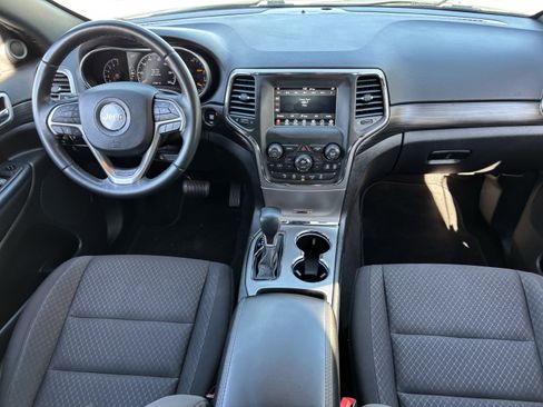 Used 2021 Jeep Grand Cherokee Laredo image 14