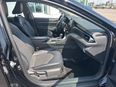 Used 2021 Toyota Camry SE FWD image 7
