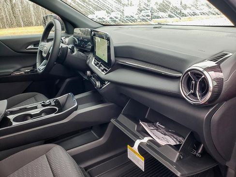 New 2026 Chevrolet Equinox LT w/ Safety and Technology Package image 32