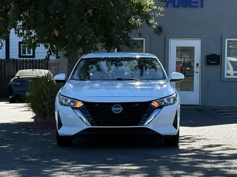 Used 2024 Nissan Sentra SV w/ Trunk Package FWD image 2