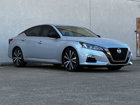 Used 2021 Nissan Altima 2.5 SR FWD image 7