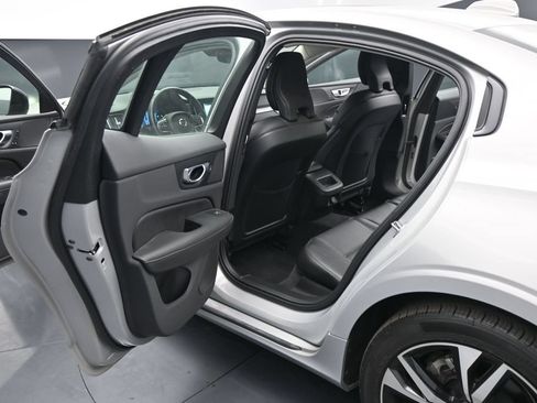 Used 2024 Volvo S60 B5 Core FWD image 17