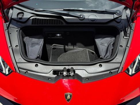 Used 2022 Lamborghini Huracan EVO RWD image 37