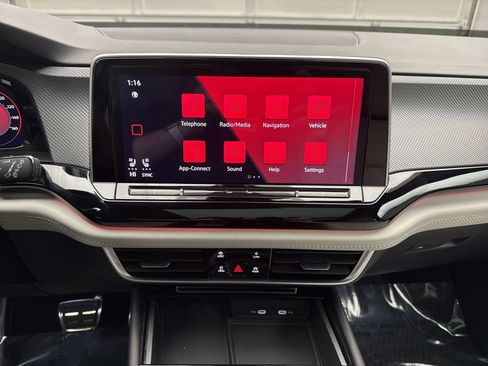 Used 2024 Volkswagen Atlas Cross Sport SEL Premium R-Line image 14