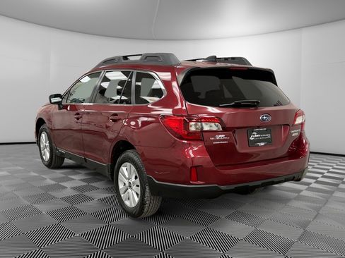 Used 2016 Subaru Outback 2.5i Premium image 3