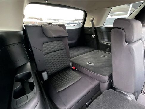 Used 2024 Nissan Pathfinder S AWD/4WD image 38
