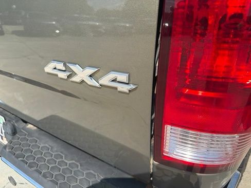 Used 2015 RAM 2500 Tradesman w/ Chrome Appearance Group AWD/4WD image 11