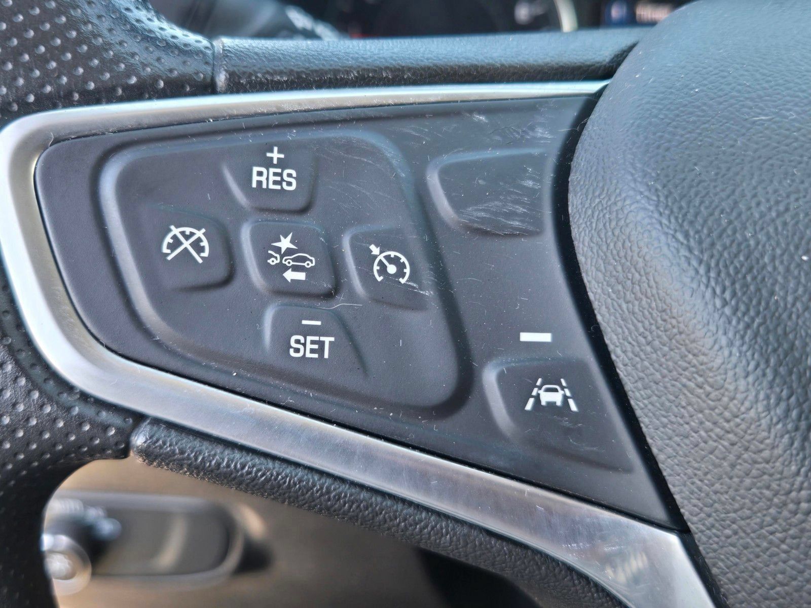 Used 2023 Chevrolet Equinox LT AWD/4WD image 25