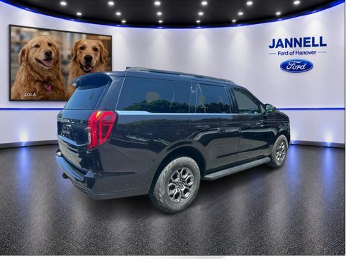Used 2025 Ford Expedition Active AWD/4WD image 6