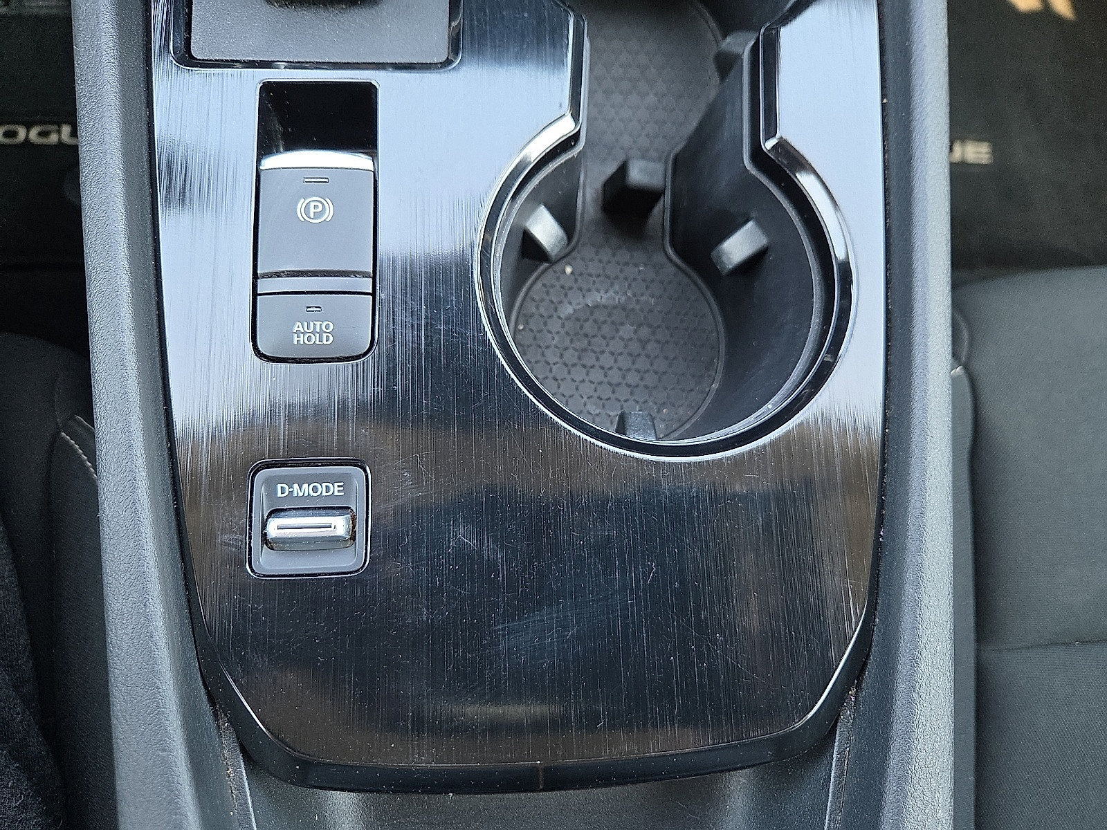 Used 2024 Nissan Rogue S FWD image 18