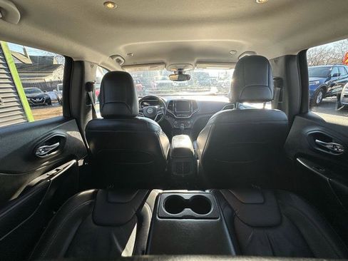 Used 2020 Jeep Cherokee Limited image 17