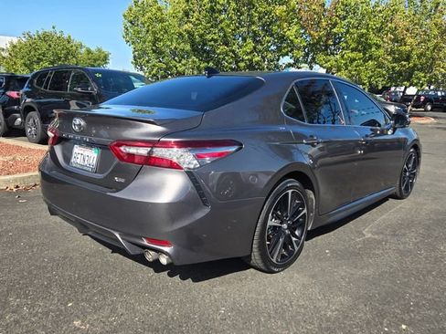 Used 2018 Toyota Camry XSE w/ Driver Assist Package FWD image 4