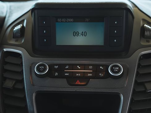 Used 2020 Ford Transit Connect XL FWD image 18