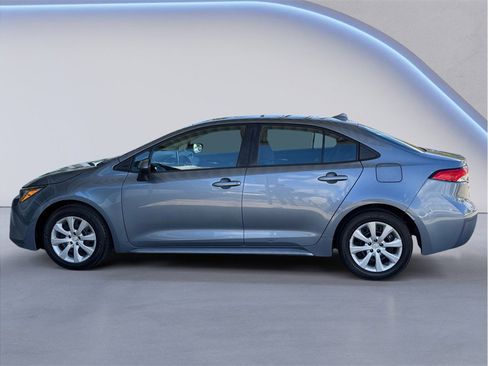 Used 2021 Toyota Corolla LE FWD image 3