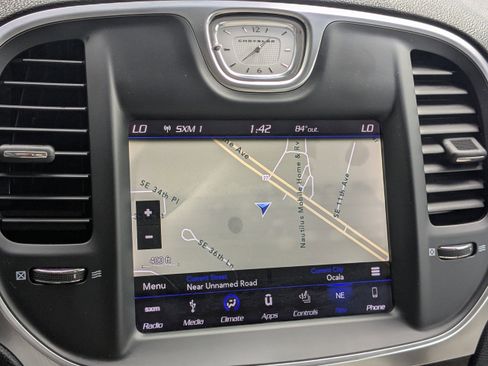 Certified 2018 Chrysler 300 Limited w/ Safetytec Plus Group image 20